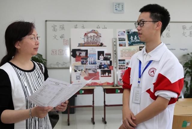 多位代表委员建议：提高性同意年龄”