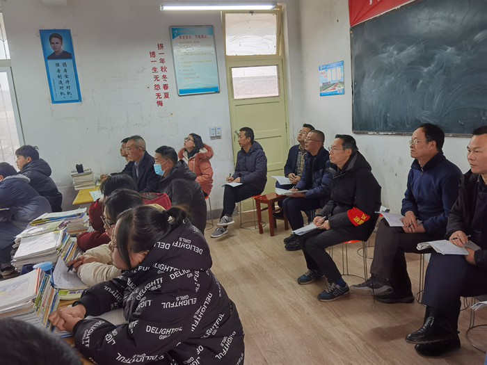 “进万家门、知万家情、解万家难”活动 汉中市铺镇中学积极开展”