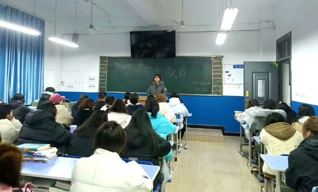 从腼腆萌新到职场能手！西安海棠职业学院学子刘鑫茹成功交付医美少年的成长答卷！